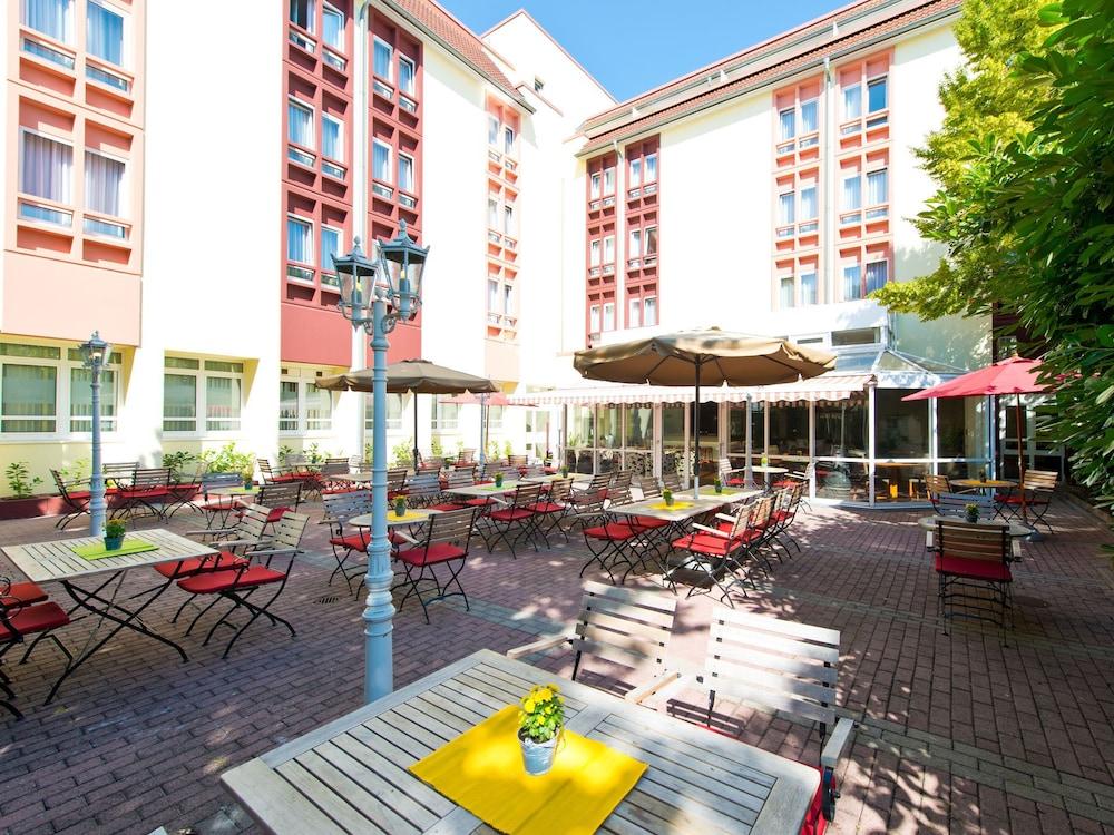 Achat Hotel Neustadt An Der Weinstrasse Exterior photo